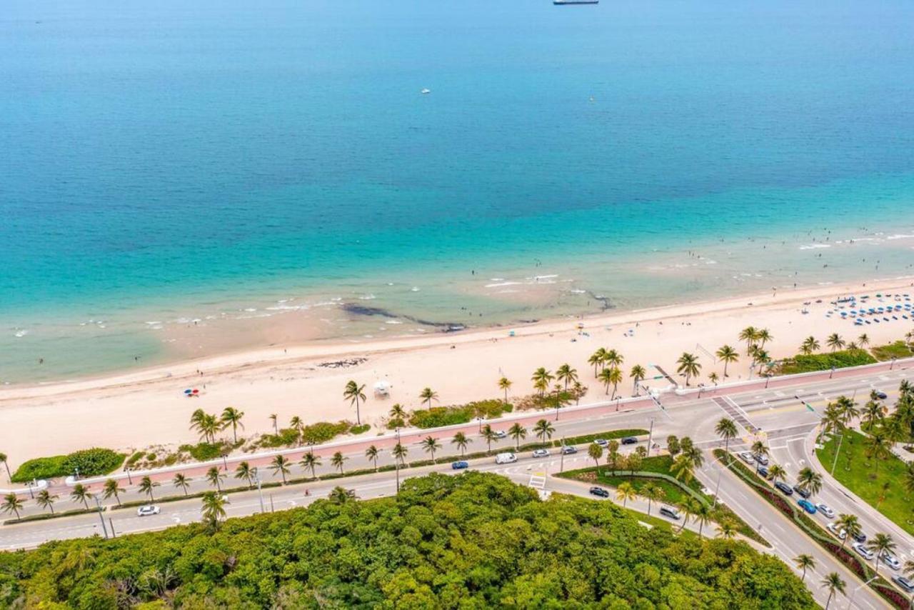 The Purple Pelican Beachfront With Ocean Balcony Unit 1 Сasa de vacaciones