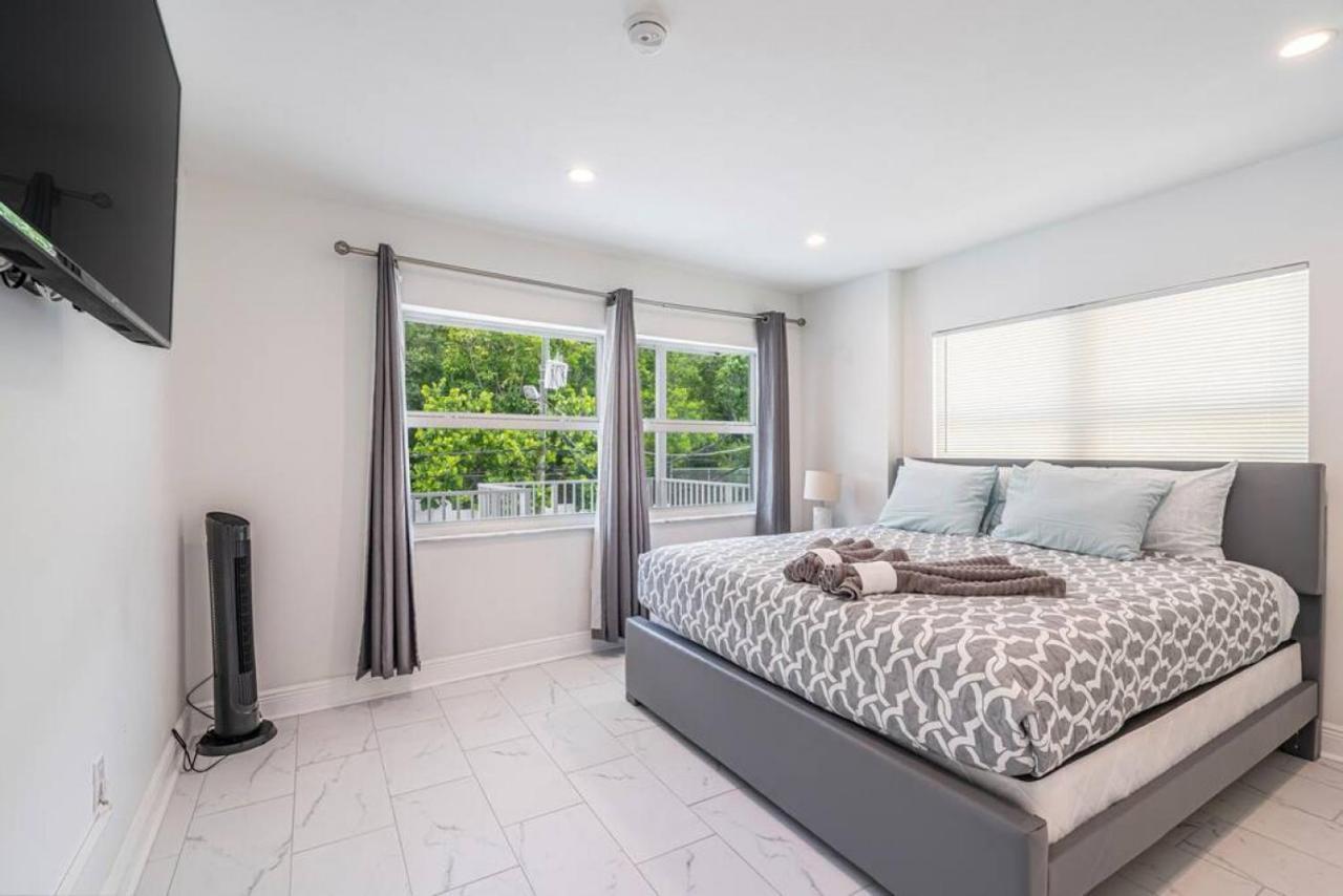 The Purple Pelican Beachfront With Ocean Balcony Unit 1 Ferienhaus Fort Lauderdale