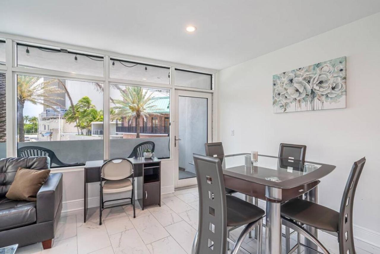 The Purple Pelican Beachfront With Ocean Balcony Unit 1 Ferienhaus Fort Lauderdale