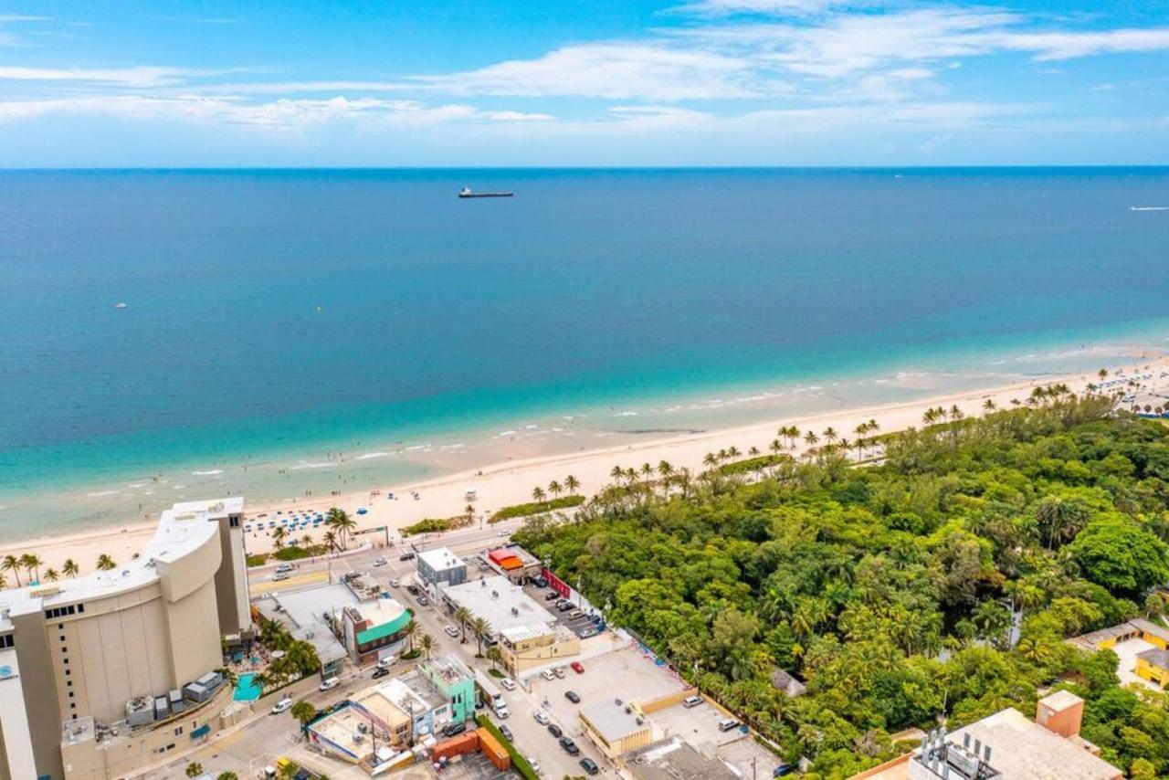 The Purple Pelican Beachfront With Ocean Balcony Unit 1 Ferienhaus *