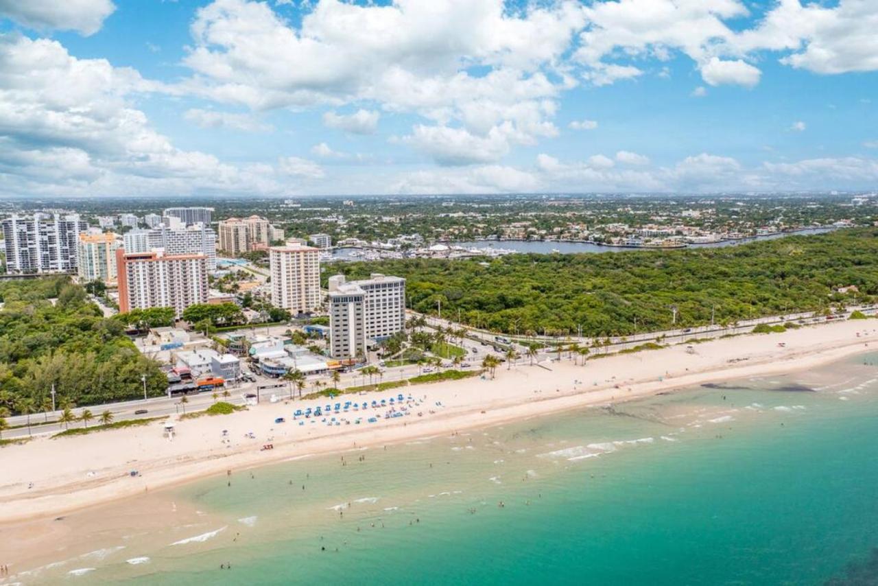 The Purple Pelican Beachfront With Ocean Balcony Unit 1 Ferienhaus