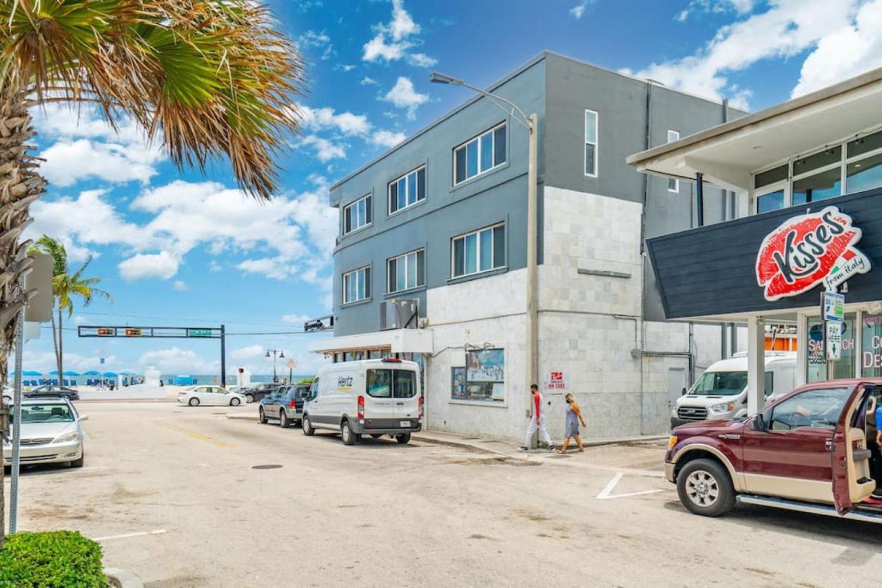 Ferienhaus The Purple Pelican Beachfront With Ocean Balcony Unit 1