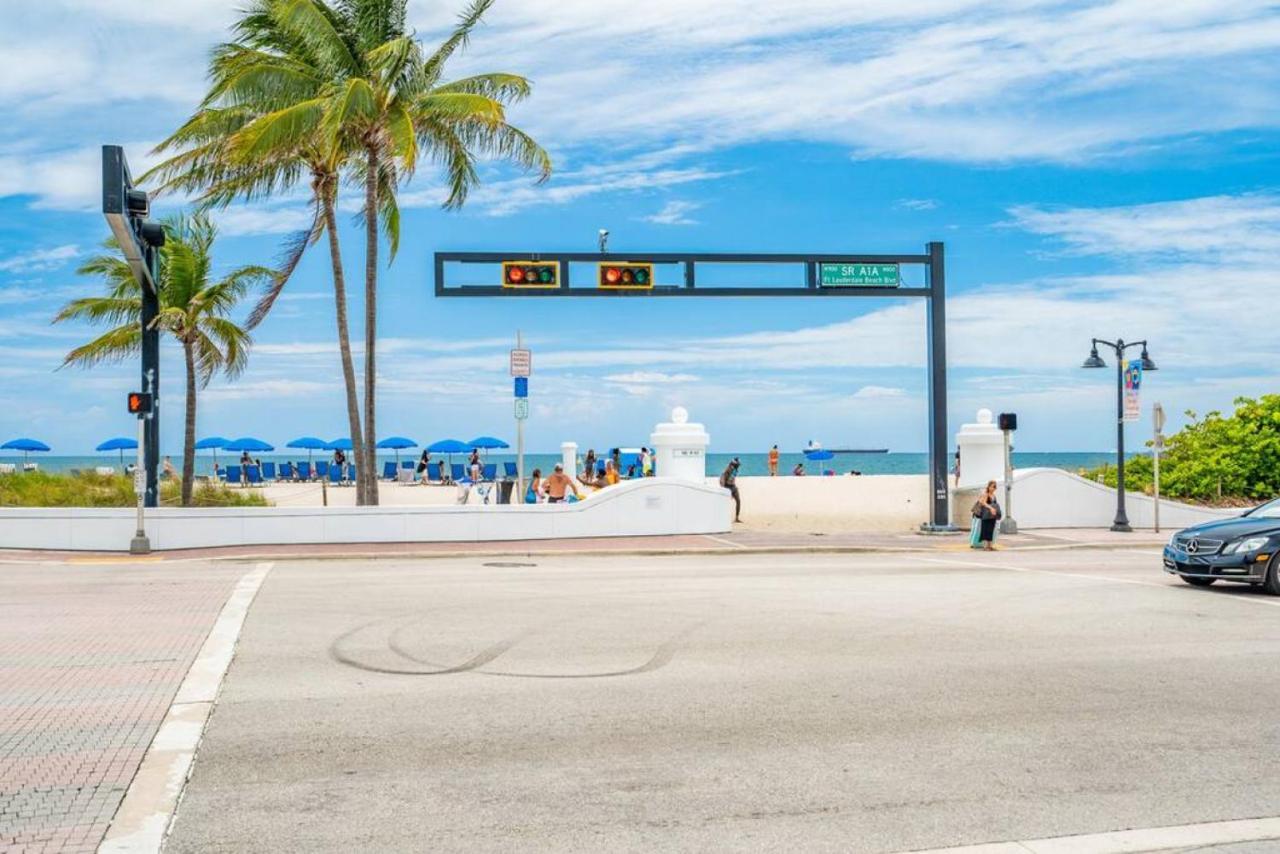 Сasa de vacaciones The Purple Pelican Beachfront With Ocean Balcony Unit 1 Fort Lauderdale